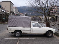 Peugeot 504 pick-up (de 1970-79) (prise a Vals-les-bains, Ardeche, France, 2015) (1)